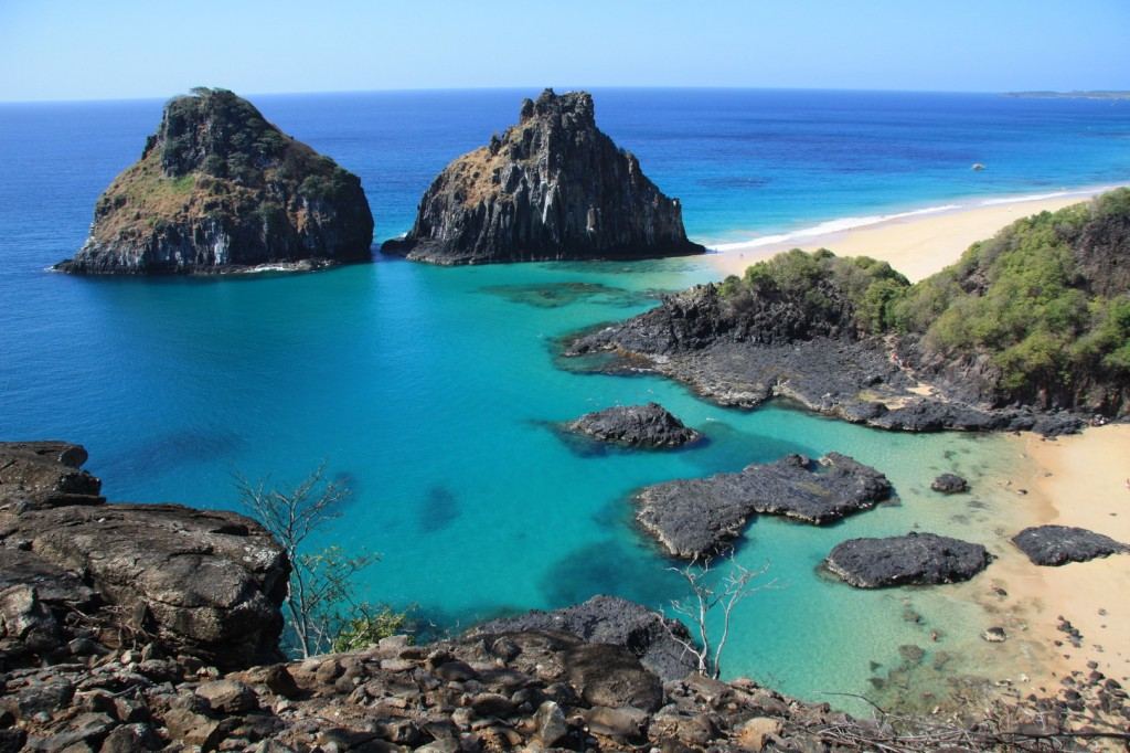 Baia-do-Sancho-Fernando-de-Noronha-2