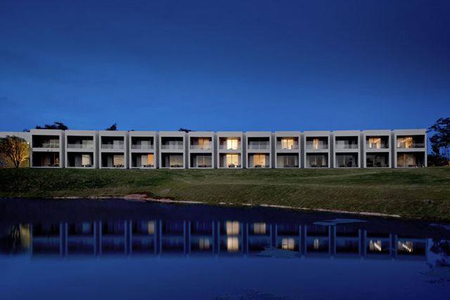 Isay-Weinfeld-Fasano-Boa-Vista-Hotel--Porto-Feliz-Brazil-photo-Fernando-Guerra-yatzer-19