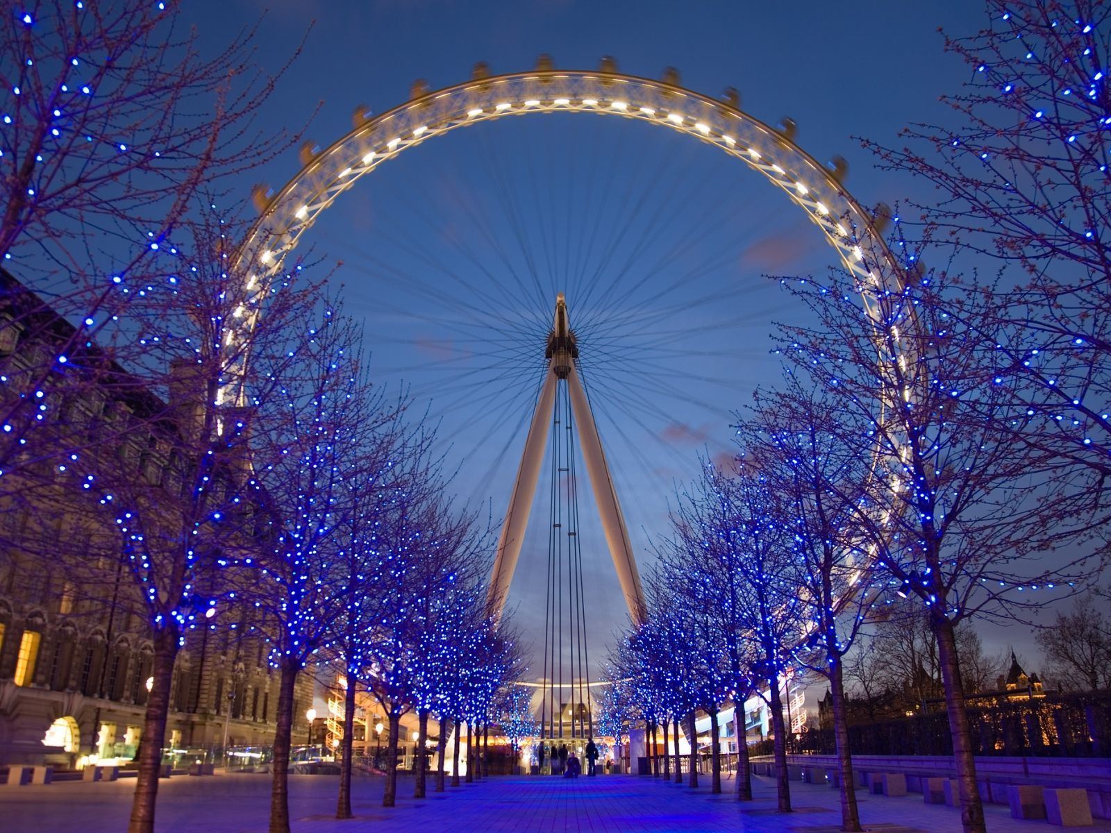Via: London Eye/WallpaperWeb