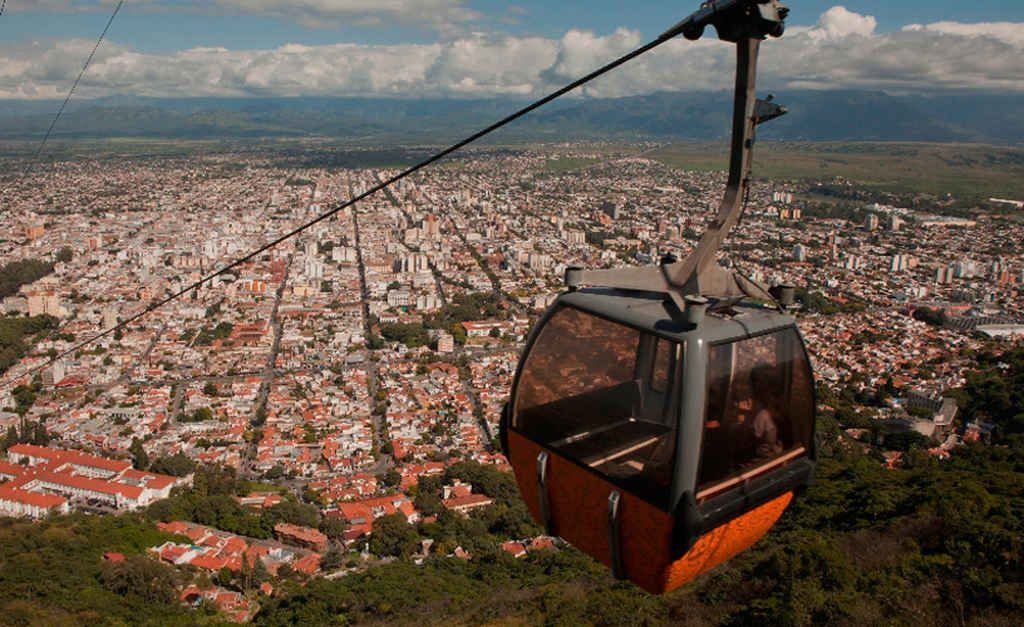 Noroeste-Argentina-teleférico-de-salta